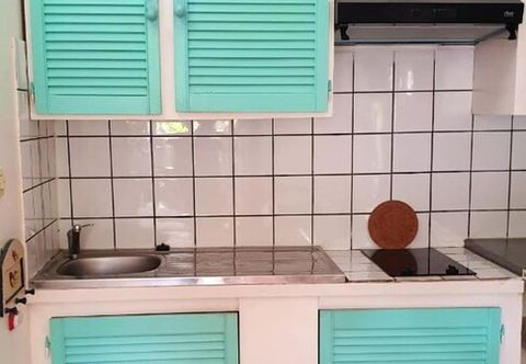 Others Studio in Saint-pierre, With Enclosed Garden and Wifi