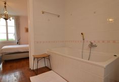 Others 3 Mansion With all Modern Comforts, Swimming Pool, Large Garden and Stunning Views
