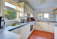 Khác 5 Cozy Holiday Home With Fireplace at Saint Merryn Cornwall