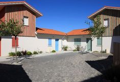 Others 6 Well-kept Home With a Terrace Near the Beach