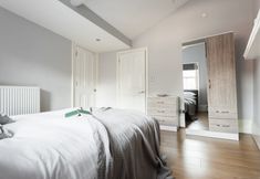 Others 3 The Harbourside Loft - Stylish & Modern 1bdr Apartment in the Old City