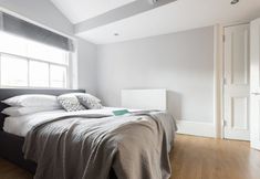 Others 2 The Harbourside Loft - Stylish & Modern 1bdr Apartment in the Old City