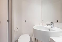 Others 7 Spacious New 6BR Apt in LPL City Centre - Sleeps 6