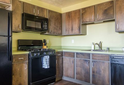 기타 1 BR & 2 BR Apt w Pool & Gym by Frontdesk