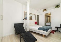 기타 3 Colourful Studio for 3 in the Heart of Bairro Alto