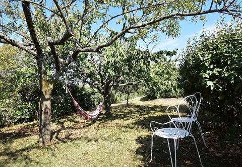 Others Idyllic Villa in Leynes With Swimming Pool