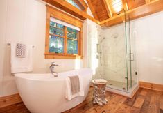 Others 3 Seabreeze on Lake of Bays Fabulous Sunsets at a Brand new Cottage!