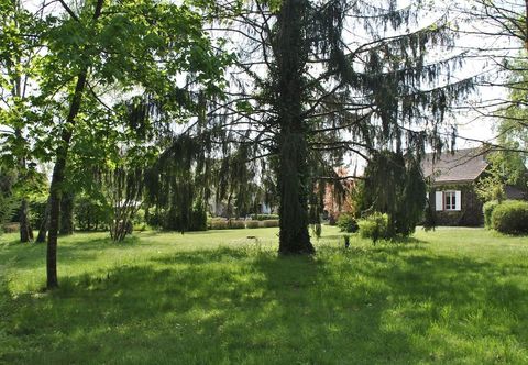 Others Magnificient Mansion in Burgundy With Pool