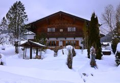 Others 2 Dreamy Mansion in Schneizlreuth-weissbach With Garden