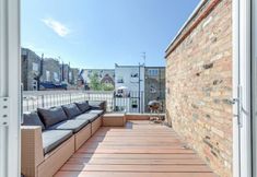 Others 4 Gorgeous 2Bd Flat With Terrace in West Kensington