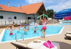 Others 7 Bungalow With 2 Bedrooms in Soulac-sur-mer, With Furnished Terrace - 4 km From the Beach