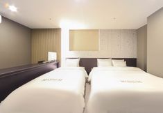 Others 7 Maximum Hotel