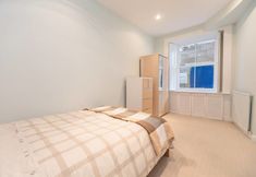 Others 2 Beautiful West End Flat With A Private Garden