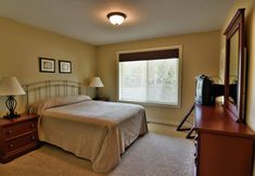 Others 3 2870 29th Ave. Unit 704 - 2 Br Duplex