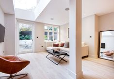 Others 6 Homely and Chic 2 Bed Apartment