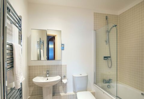 Others Stylish Central Reading Apartment with Free Parking