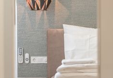 Others 5 Luxury Apartment by Hi5 - Szent István Suite