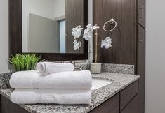Others 6 Uptown Downtown City View 1 BR Apt by Frontdesk