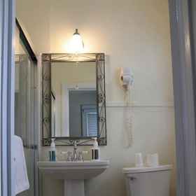 The Grassmere Inn1 , 飯店The Villa at Westhampton: A Willow Ridge Senior Living Community