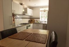 Others 6 Bright And Spacious 2 Bedroom Apartment In Windsor