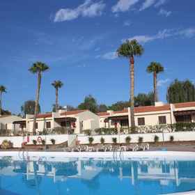 벙갈로스 콜로라도 골프 마스팔로마스 1, 산바르톨로메데티라하나 호텔