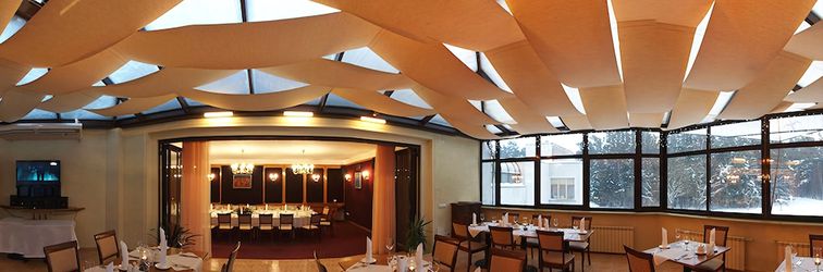 อื่นๆ Vila Auska