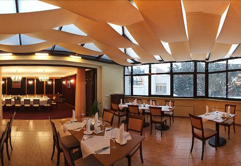 อื่นๆ Vila Auska