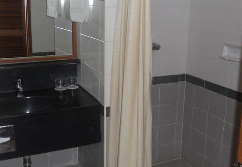 Others Seasons of Yangon