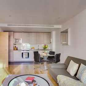 ザ・スクエアによるセントジョージワーフサービスアパートメント 1, リバー パーク タワー マーケティング スイートホテル