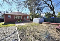 Others 2 Stylish 3BR in Austin by RedAwning