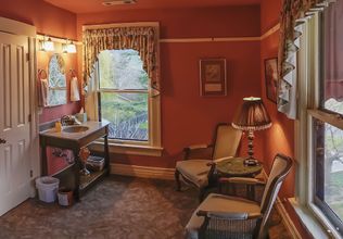 Lain-lain 4 The Iris Inn