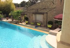 Others 4 Villa With 4 Bedrooms in Orgon, With Private Pool, Enclosed Garden and Wifi - 30 km From the Beach