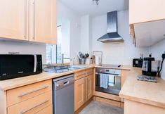 Others 4 3 Bedroom House in Battersea Accommodates 5