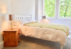 Others 5 Spacious 3 Bedroom West End Flat