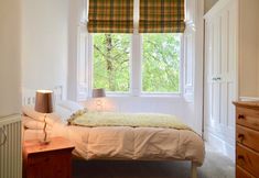 Others 6 Spacious 3 Bedroom West End Flat