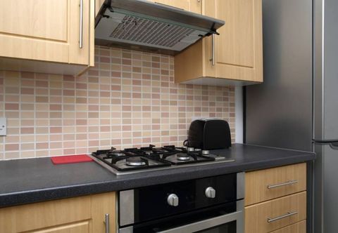 Others 2 Bedroom Bruntsfield Apartment