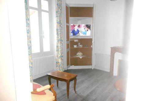 Others House With 3 Bedrooms in Airvault, With Enclosed Garden and Wifi
