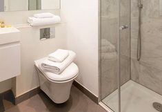 Others 4 Beautiful 2BR Home in West Kensington, 6 Guests