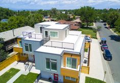 其他 2 Built in 2017 Luxurious 4 BR home in DT
