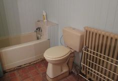 Others 4 Villa With 6 Bedrooms in Beaulieu-sur-oudon, With Private Pool, Enclos