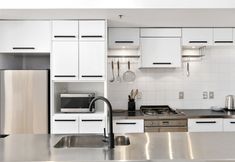 Others 7 Gorgeous Designer 2 Bedroom in CBD