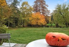 Others 4 Beautiful Poissy Family Home With 5 Bedrooms, Large Garden and own Pon