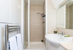 Others 3 Brilliant 2BR Flat in Central London