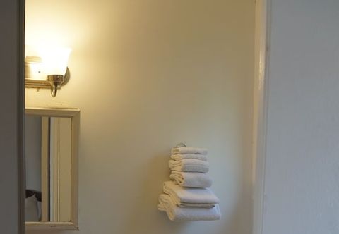 Others White Caps Motel