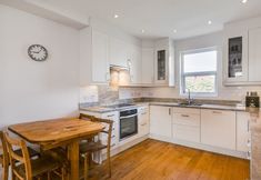 Others 4 Gorgeous 1BR West London Gem