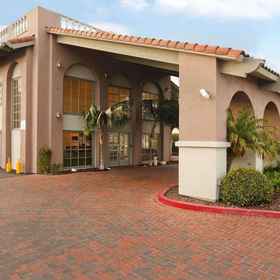 Days Inn & Suites by Wyndham San Diego Near Sea World 1, Hotel San Diego Convention Center