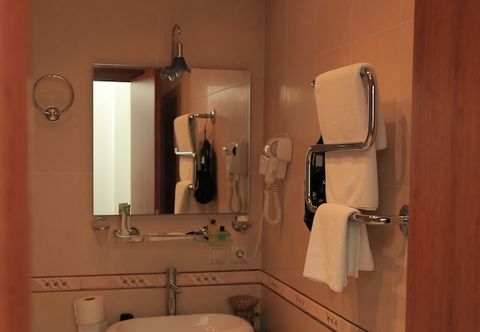 Others Sea Port Hotel