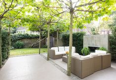 Others 3 Beautiful 2BR Home With Conservatory and Garden