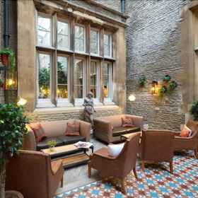 Tortworth Court Four Pillars 1, Hotel Castle Park