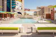 Swimming Pool Plaza Hotel & Casino